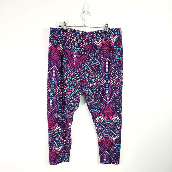Faded Glory Capri Leggings Plus Size 1X Geometric Aztec Print Multicolor Stretch - Picture 1 of 12